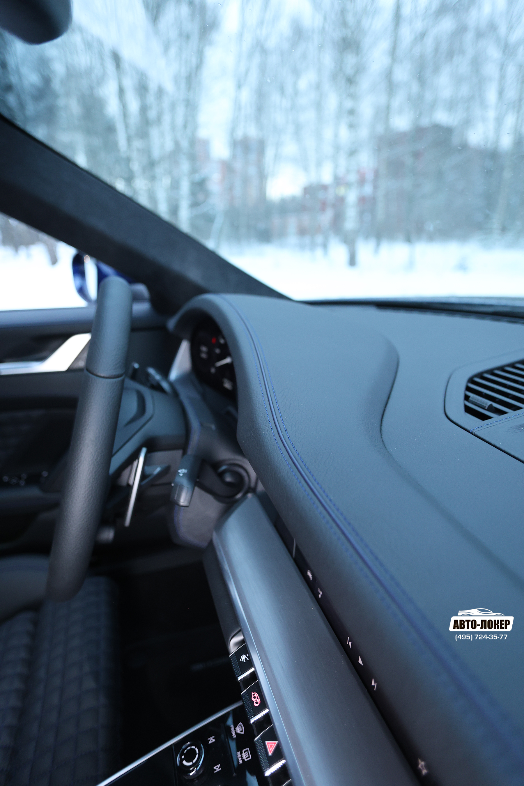 Перетяжка торпедо кожей салона Porsche 911