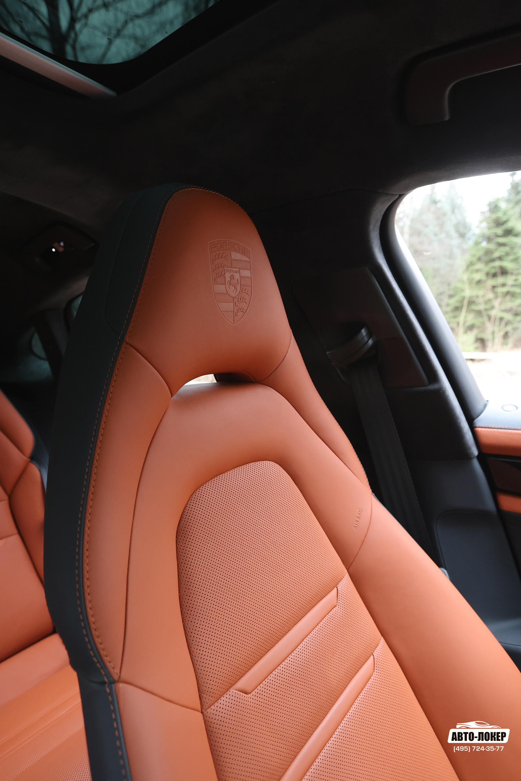 Перетяжка передних сидений салона кожей Porsche Panamera