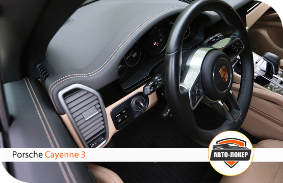 Перетяжка торпедо кожей Porsche Cayenne