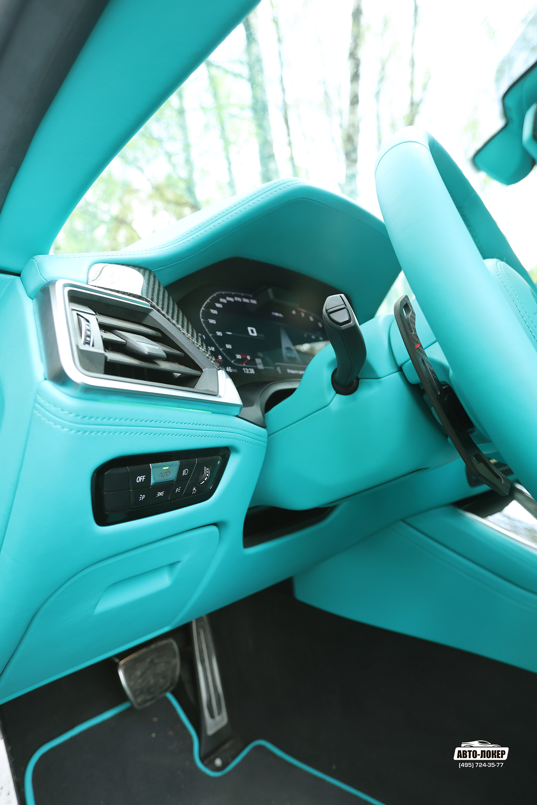 Перетяжка торпедо салона кожей Тифани BMW M4 (G82)