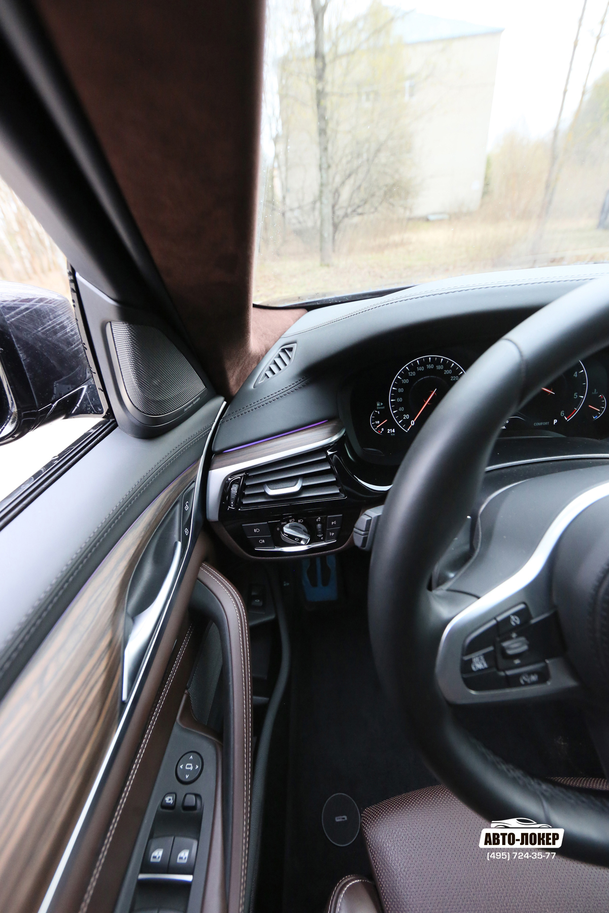 Перетяжка потолка и панели приборов (торпедо) BMW 5 G30