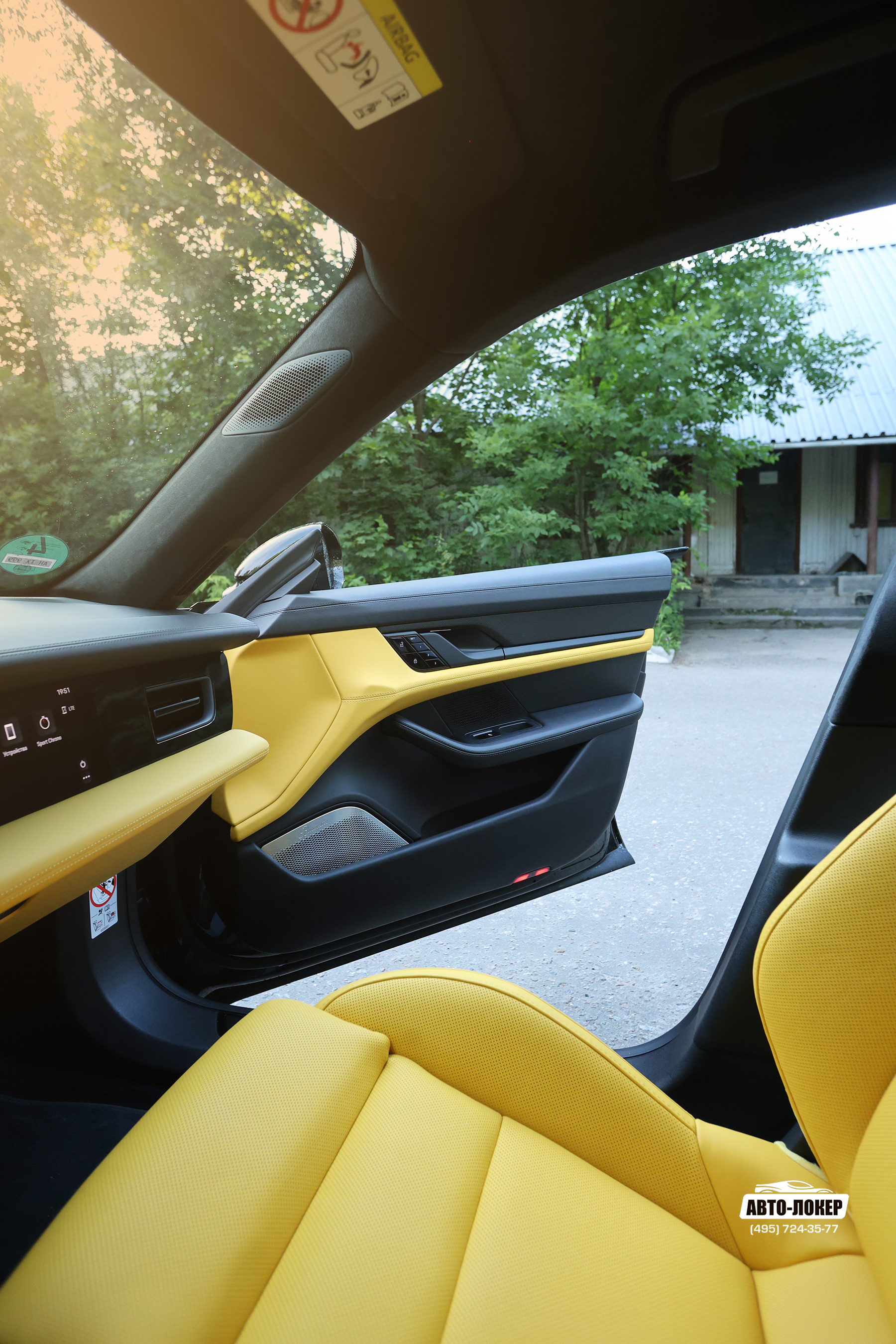 Перетяжка сидений салона кожей Porsche Taycan