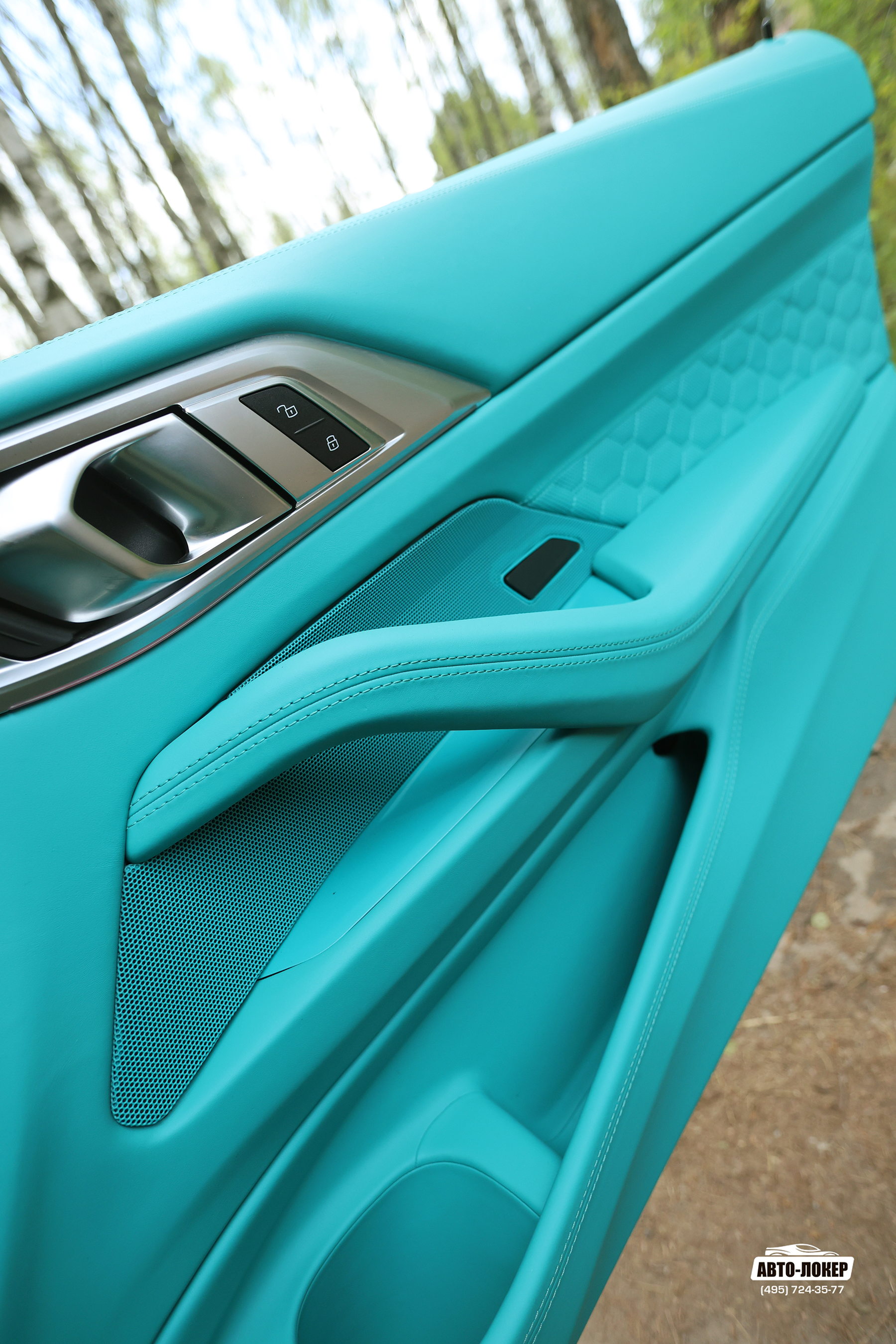 Перетяжка дверей салона кожей Тифани BMW M4 (G82)