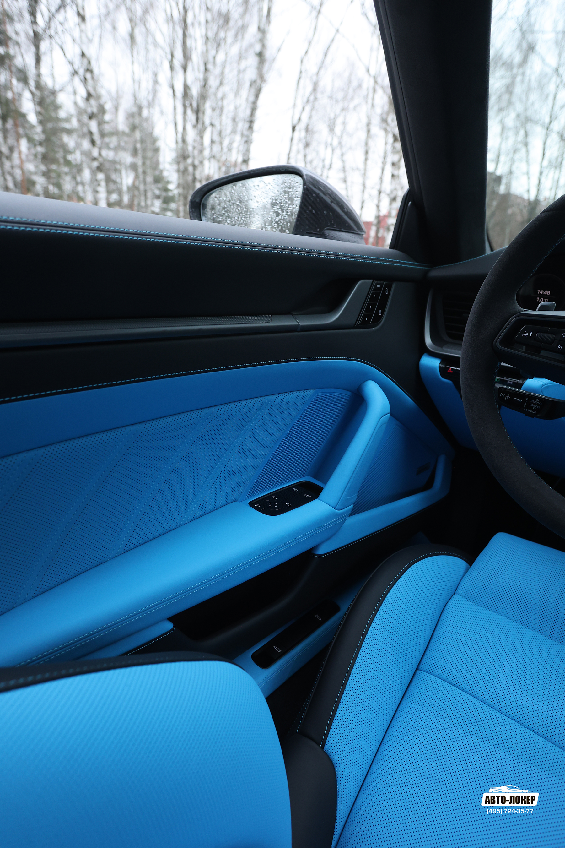 Перетяжка дверей кожей салона Porsche 911