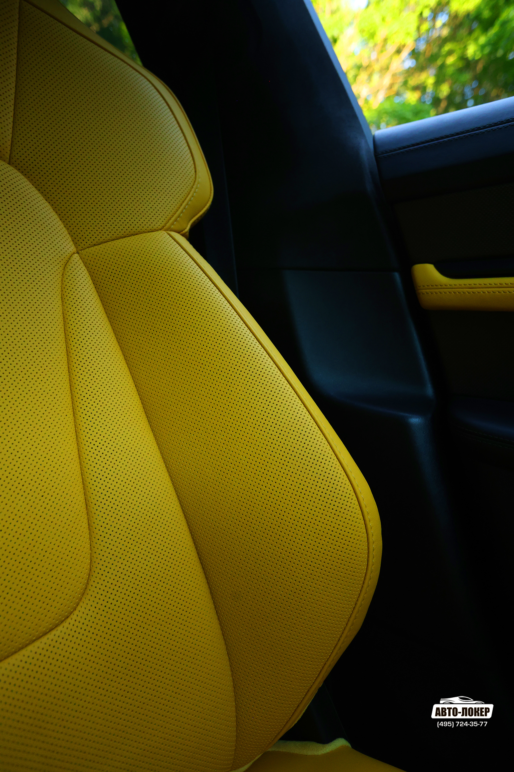 Перетяжка сидений салона кожей Porsche Taycan