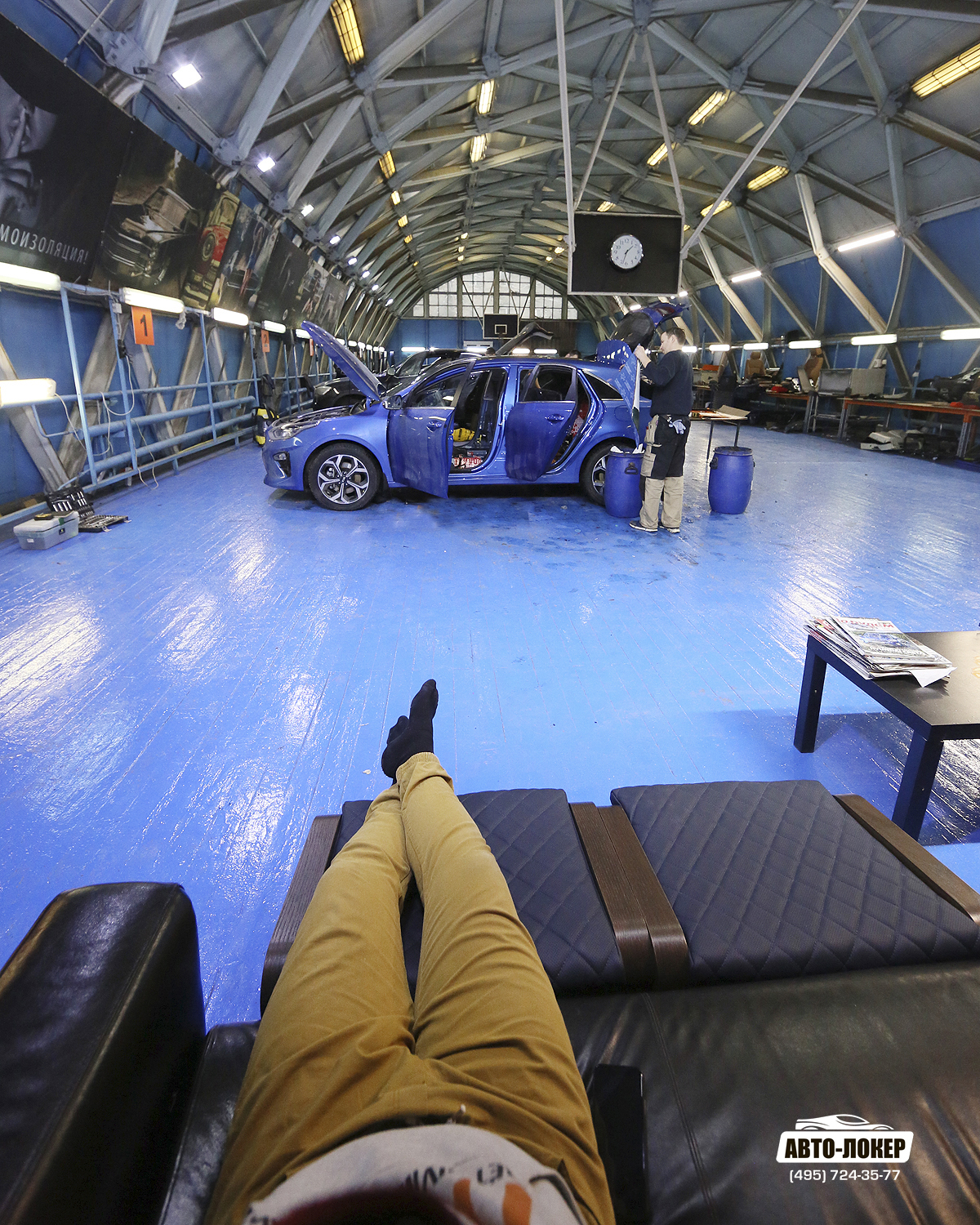 Мы работаем, вы отдыхаете. Именно так выглядит процесс шумоизоляции автомобиля глазами наших клиентов. Можно спокойно протянуть ножки и наблюдать за любимым авто. Кстати, на фото Kia Ceed 2019 модельного года.