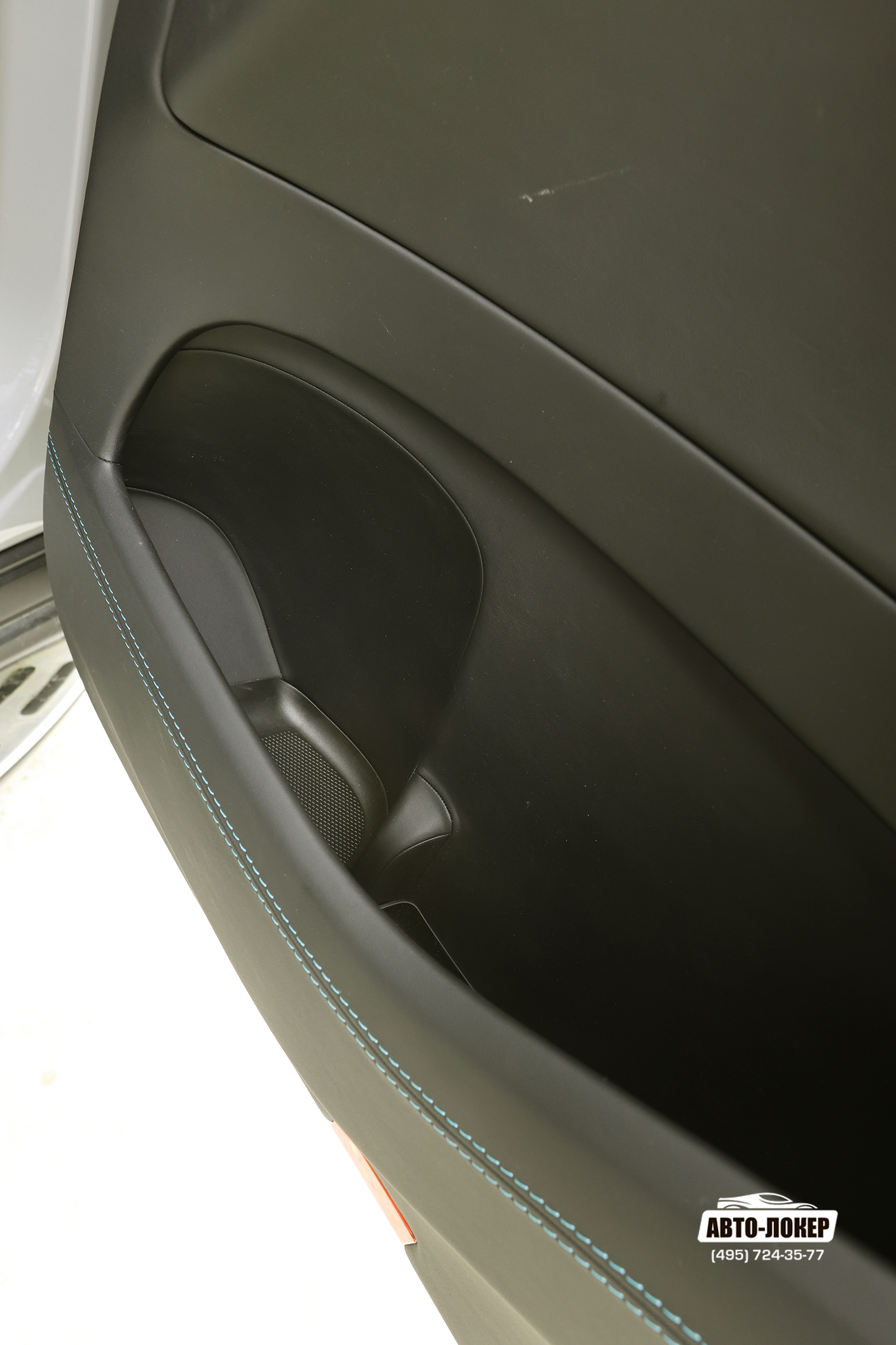 Перетяжка дверных карманов салона кожей Mercedes GLS