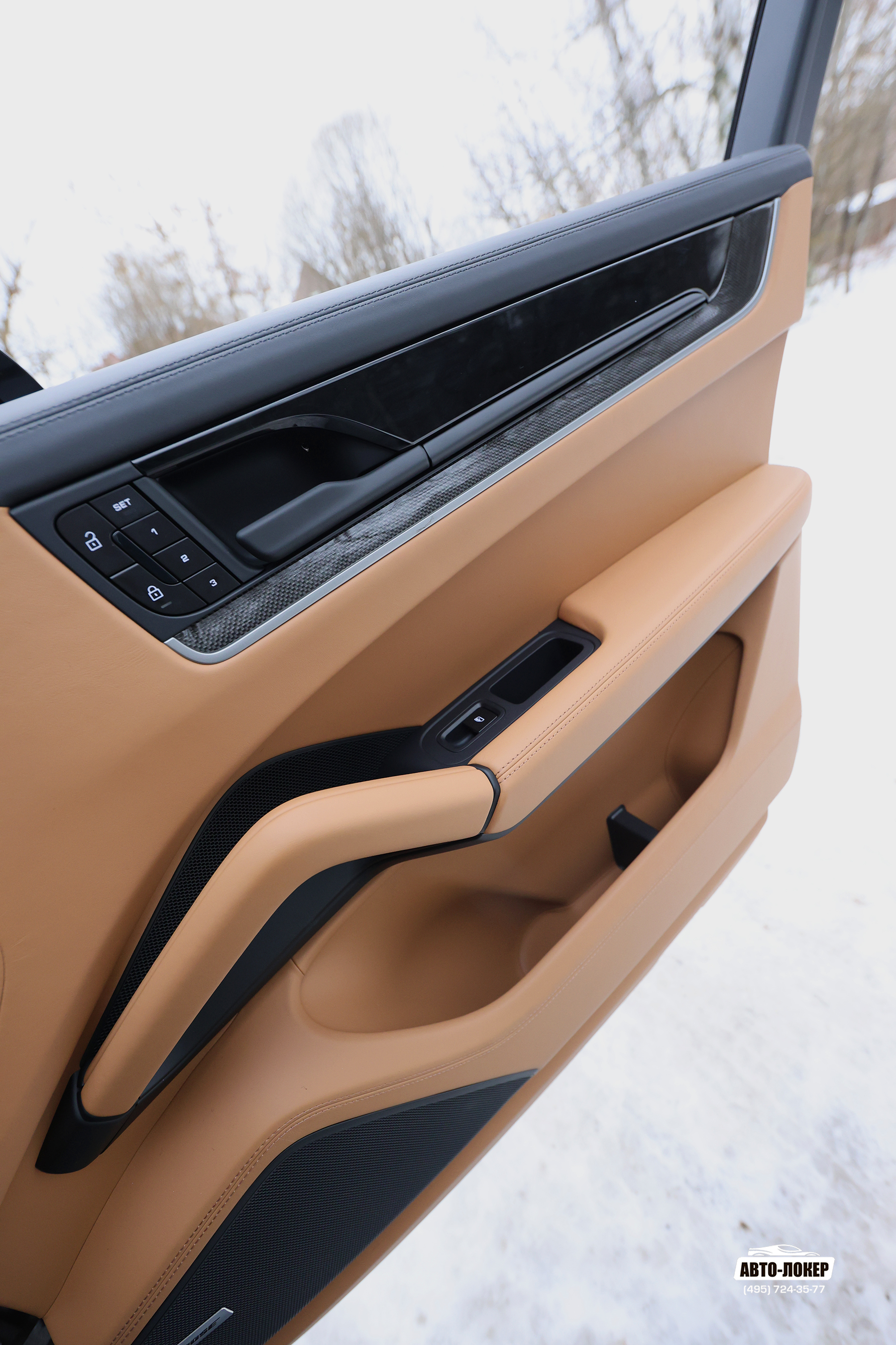 Перетяжка дверей салона кожей Porsche Cayenne