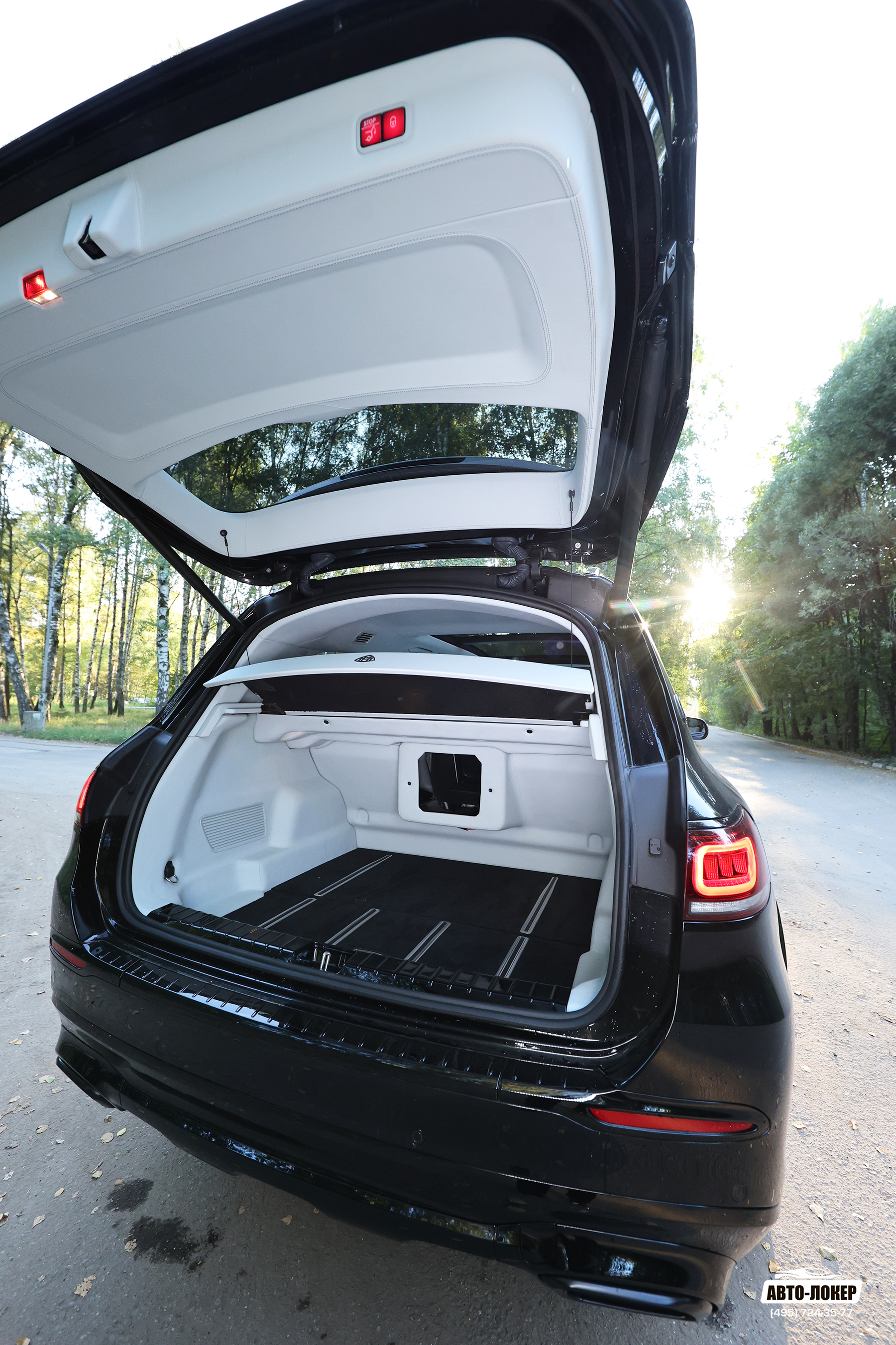 Перетяжка задней крышки багажника кожей салона MB GLS Maybach